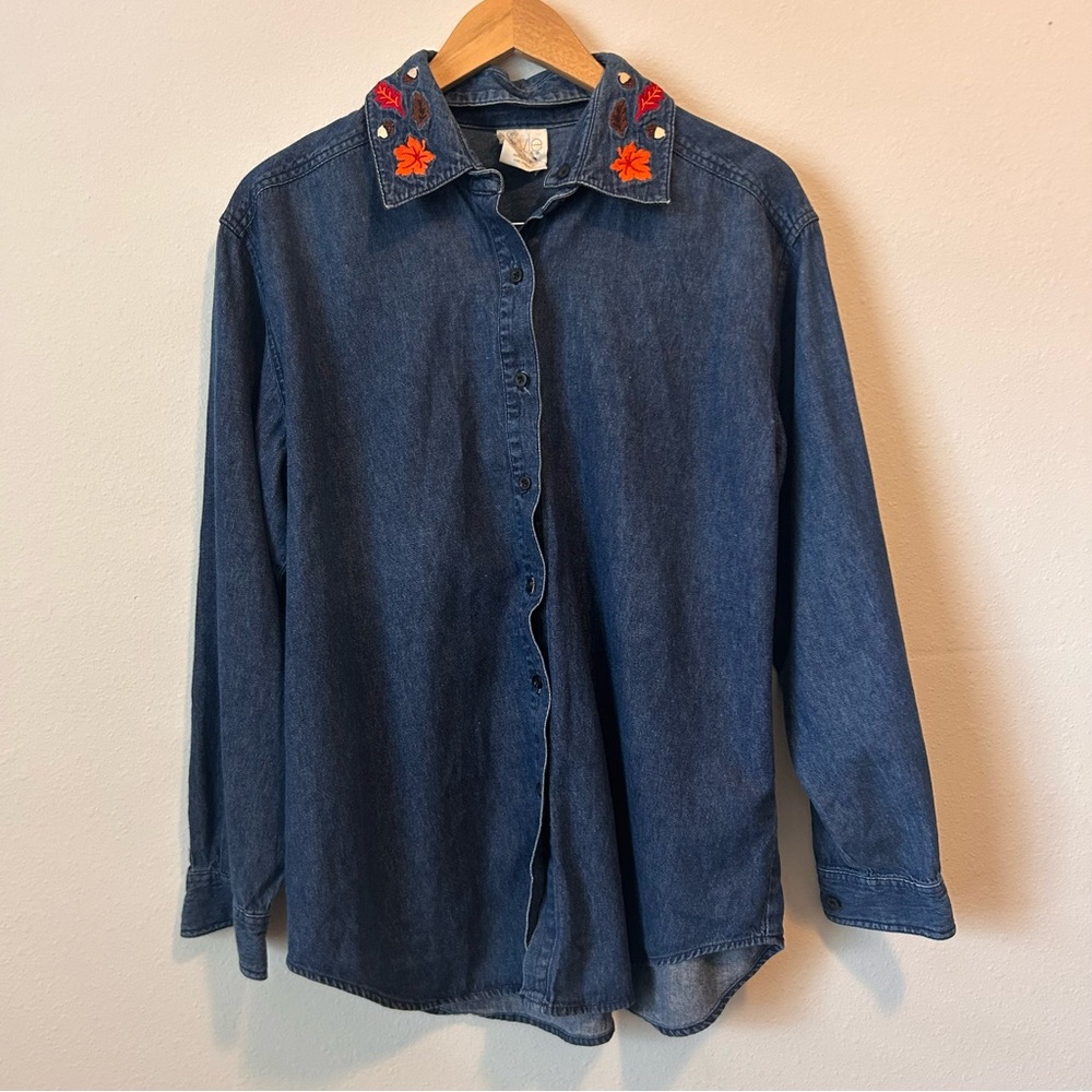 Vintage Style Large Women’s Embroidered Fall Leaves Collar Button Down Shirt